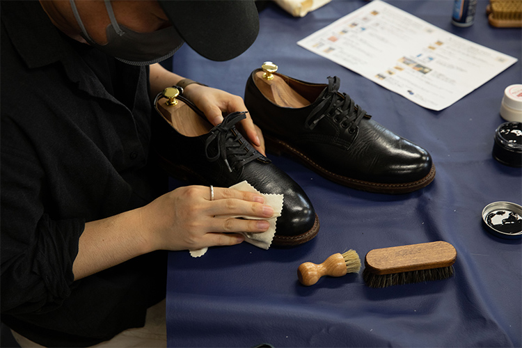 レザーケア講習の様子